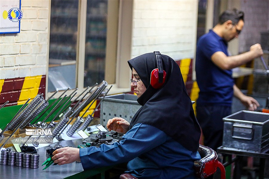 واحدهای تولیدی و صنعتی برای دریافت اعتبار بسته ۷۰۰ همتی به بانک‌ها معرفی شدند